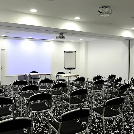 Hotel Kyriad Prestige Centre Gare