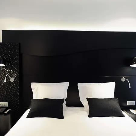 Отель Kyriad Prestige Centre Gare 4*