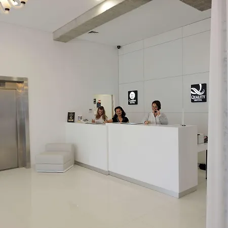 Kyriad Prestige Perpignan Centre Gare Szálloda