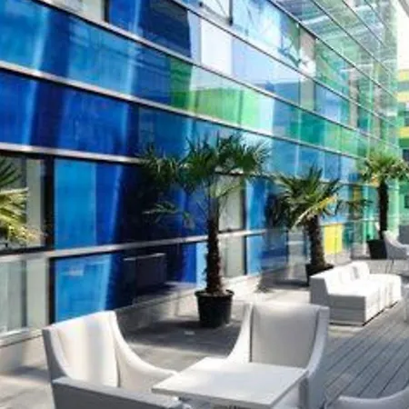 Отель Kyriad Prestige Centre Gare