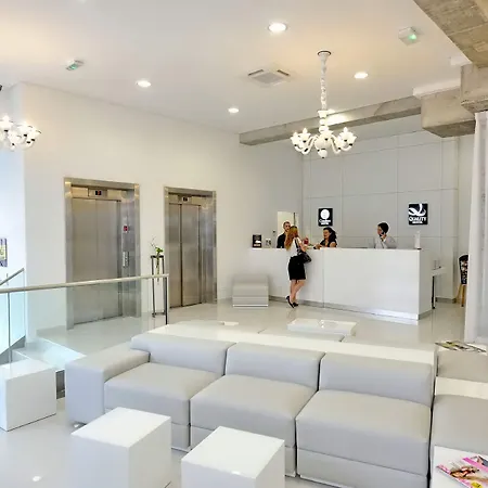 Hotel Kyriad Prestige Centre Gare 4*