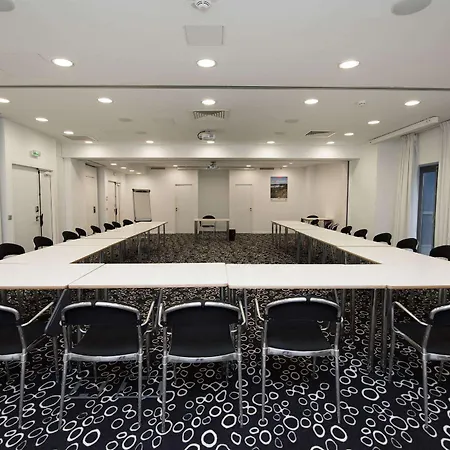 Kyriad Prestige Centre Gare Перпиньан
