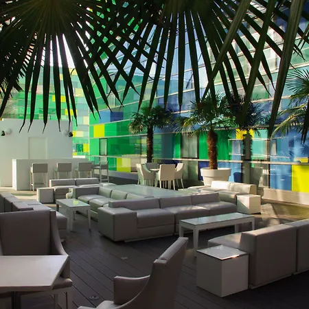 Kyriad Prestige Centre Gare Перпиньан